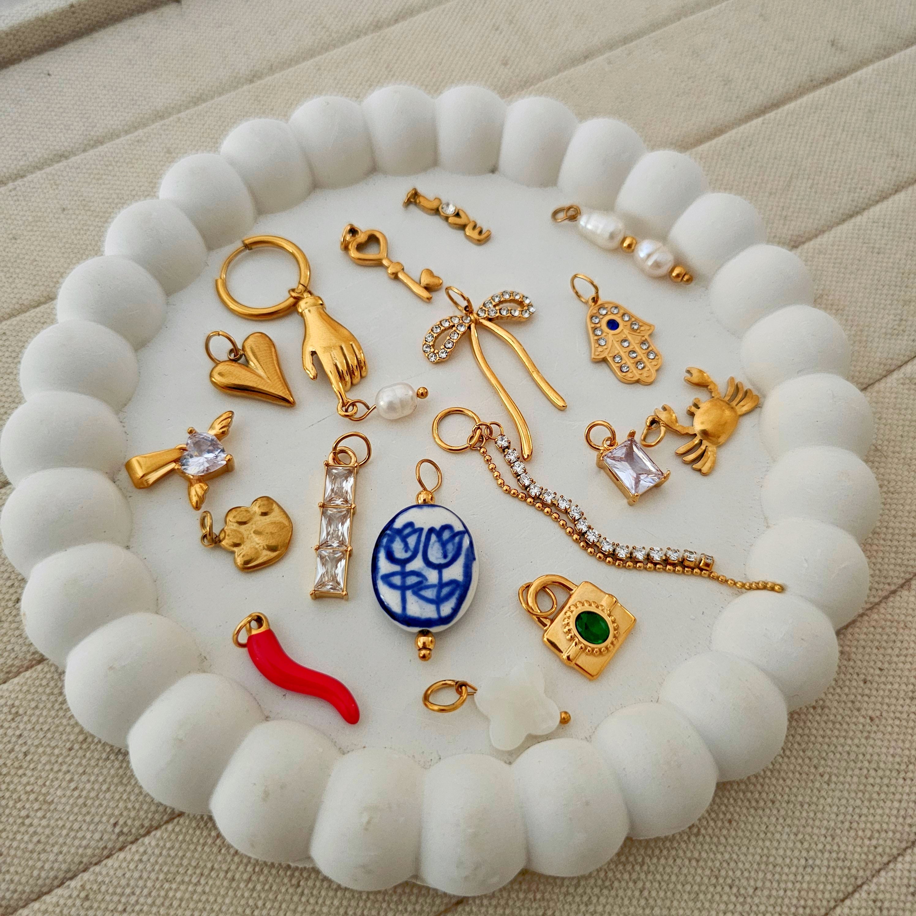 Sally Clover Bracelet worn on wrist - Lazuli